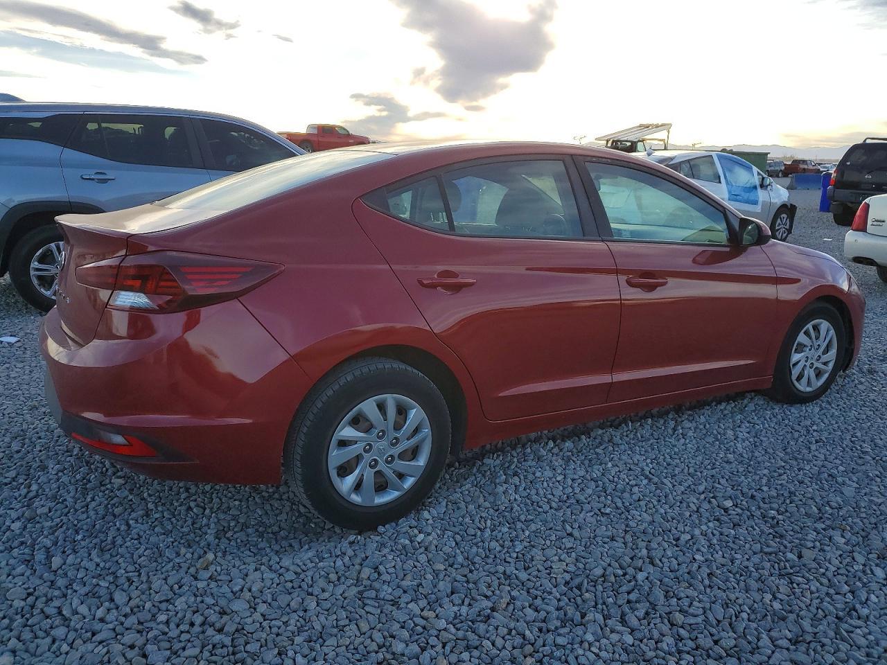 2019 Hyundai Elantra Se - Фото 3