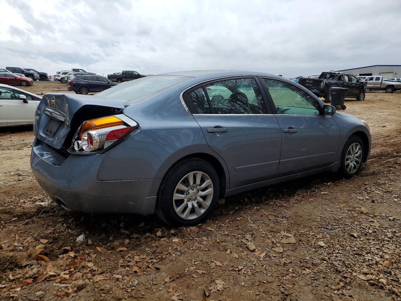2010 Nissan Altima Base - Фото 3