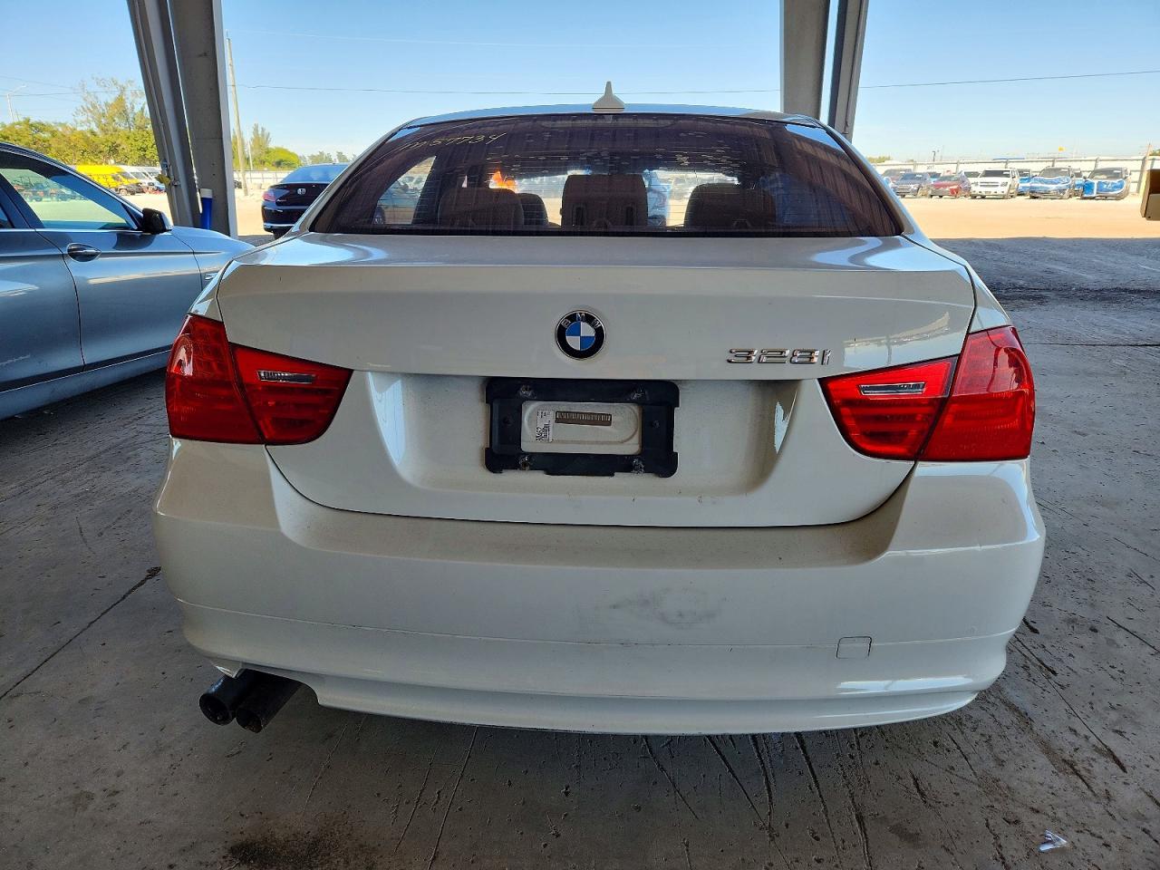 2011 BMW 328 I - Image 6