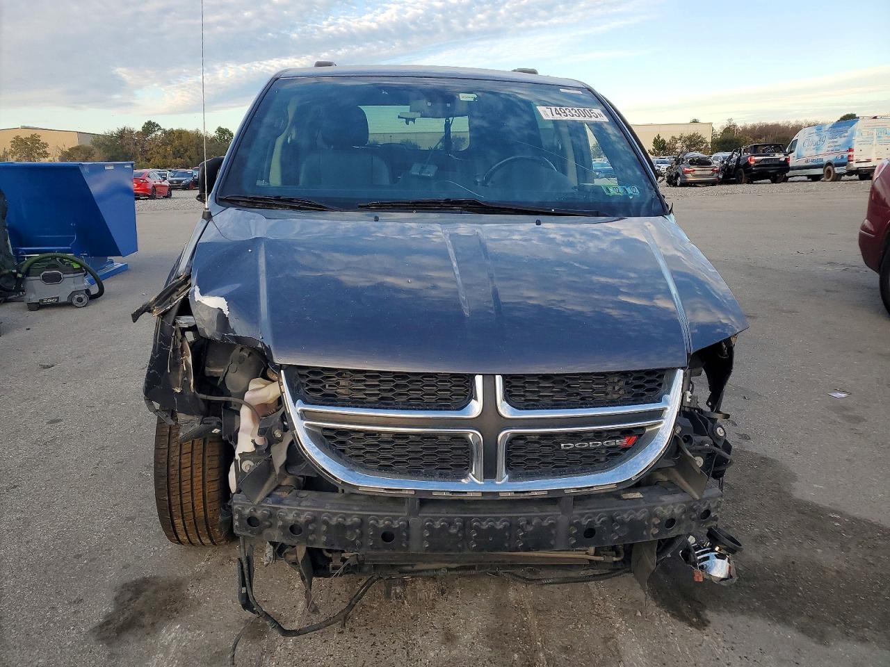 2019 Dodge Grand Caravan Sxt - Image 5