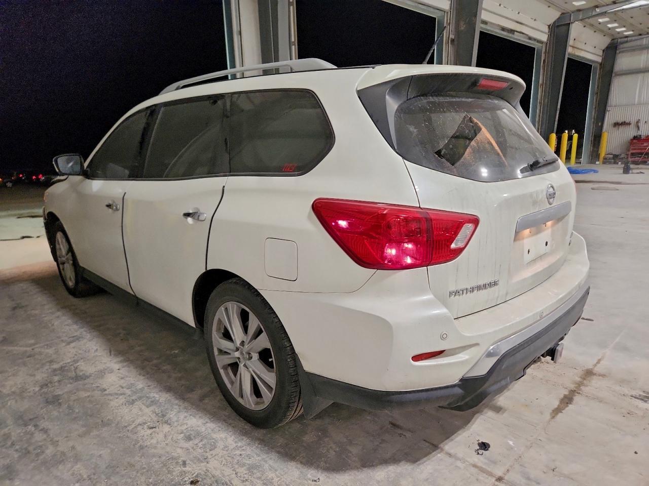 2018 Nissan Pathfinder S - Фото 2