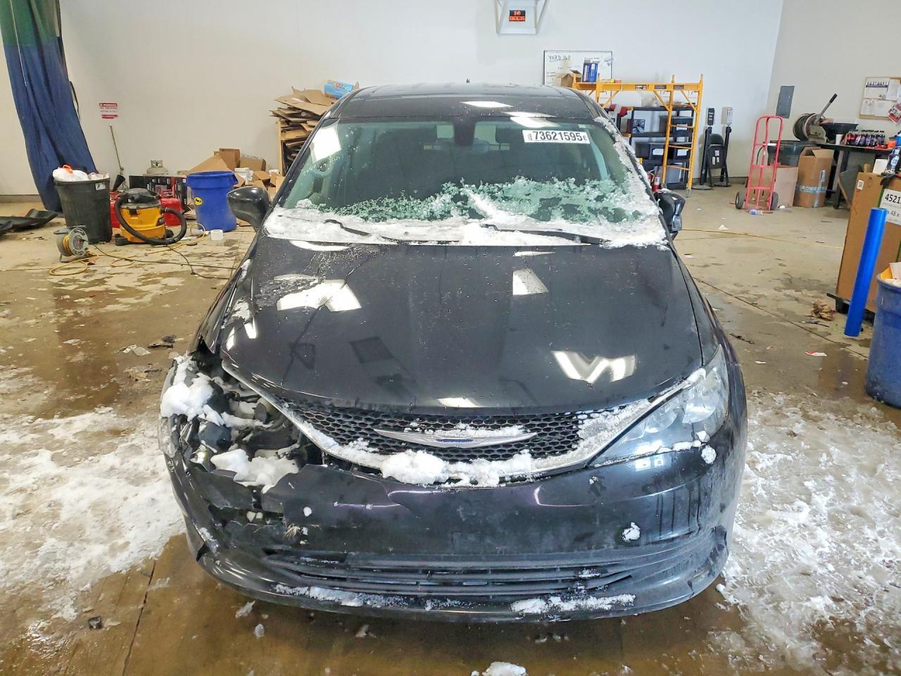 2017 Chrysler Pacifica Touring - Фото 5