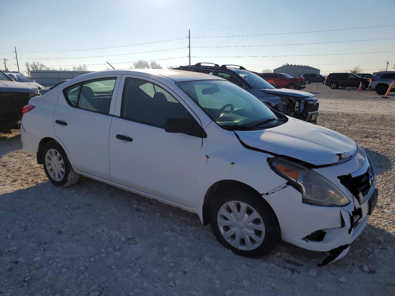2015 Nissan Versa S - Фото 4