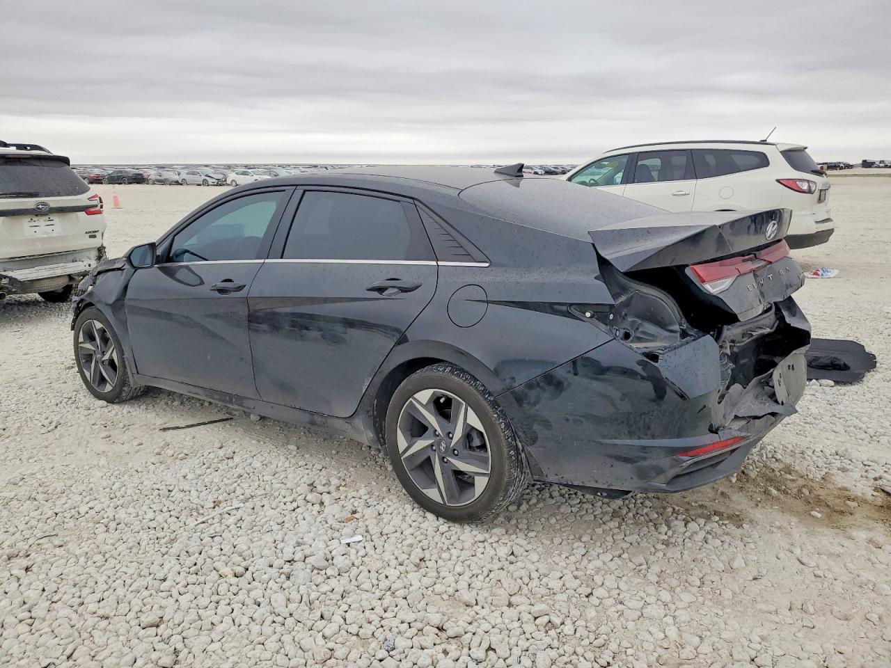 2023 Hyundai Elantra Limited - Фото 2