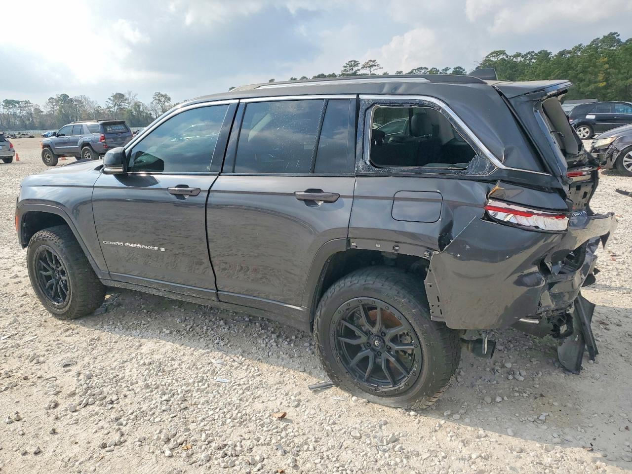 2022 Jeep Grand Cherokee Limited - Image 2