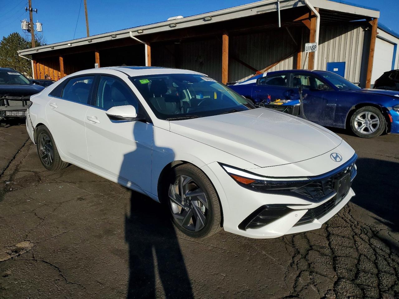2024 Hyundai Elantra Limited - Image 4