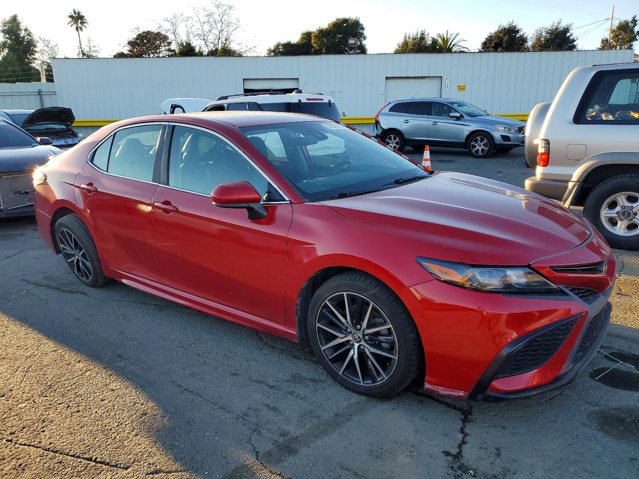2021 Toyota Camry Se - Фото 4