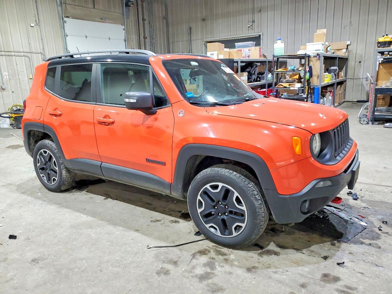 2015 Jeep Renegade Trailhawk - Фото 4