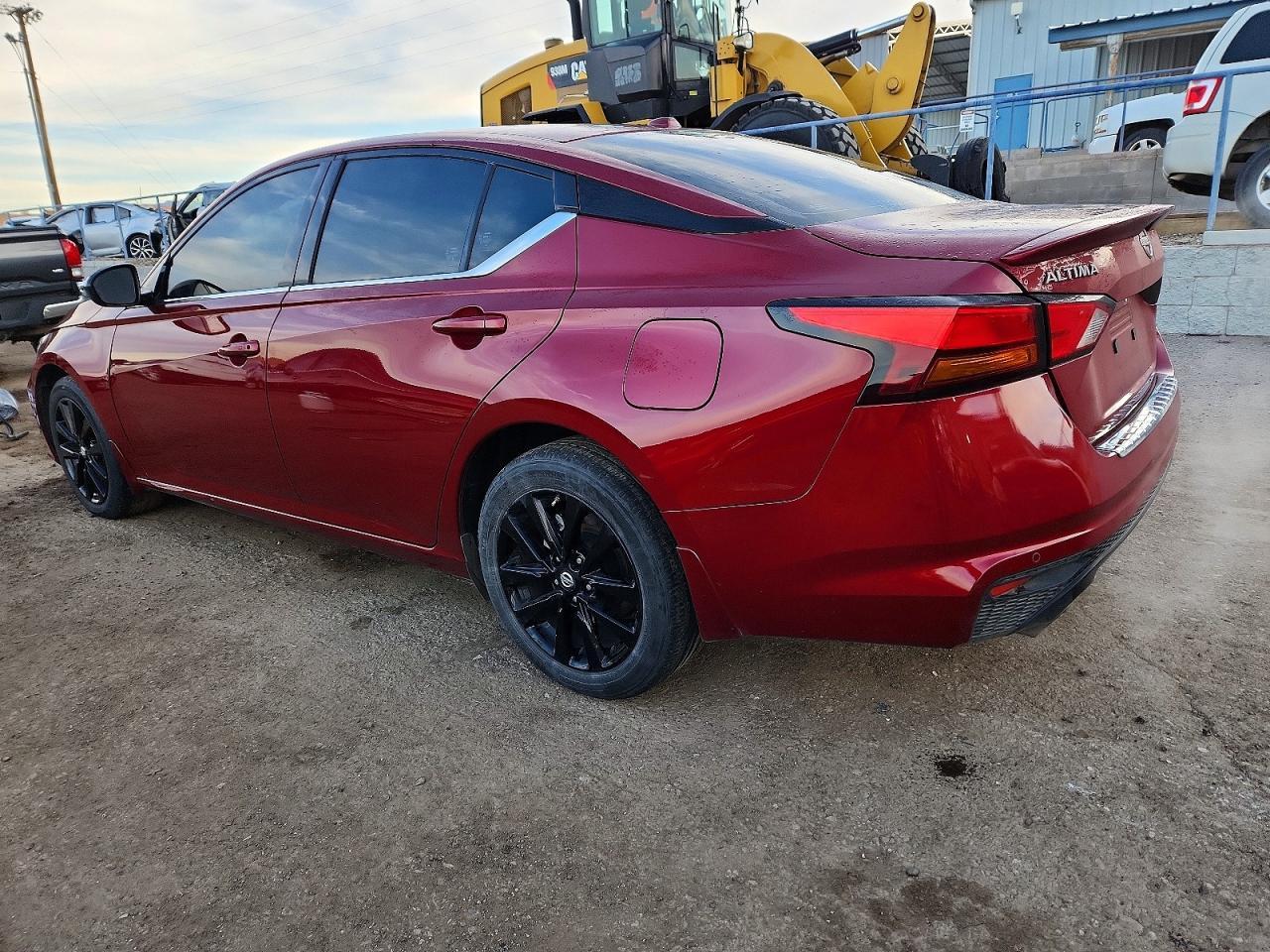 2023 Nissan Altima Sr - Image 2