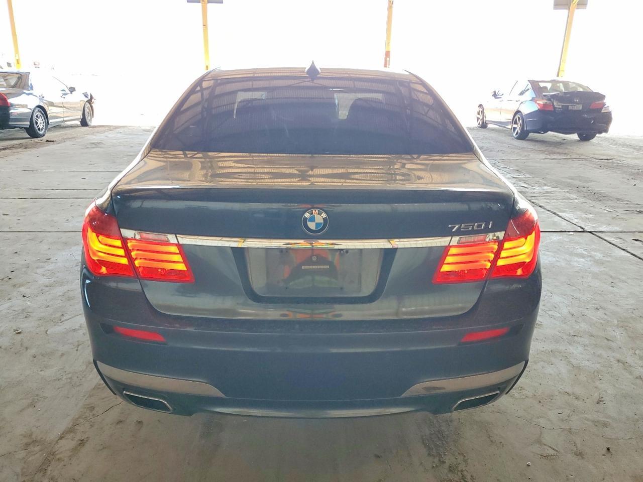 2010 BMW 750 I - Фото 6