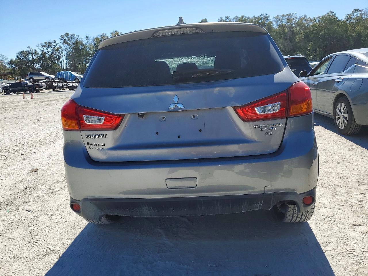 2017 Mitsubishi Outlander Sport Es - Image 6