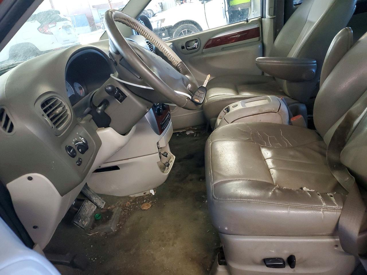 2006 Chrysler Town & Country Touring - Фото 7