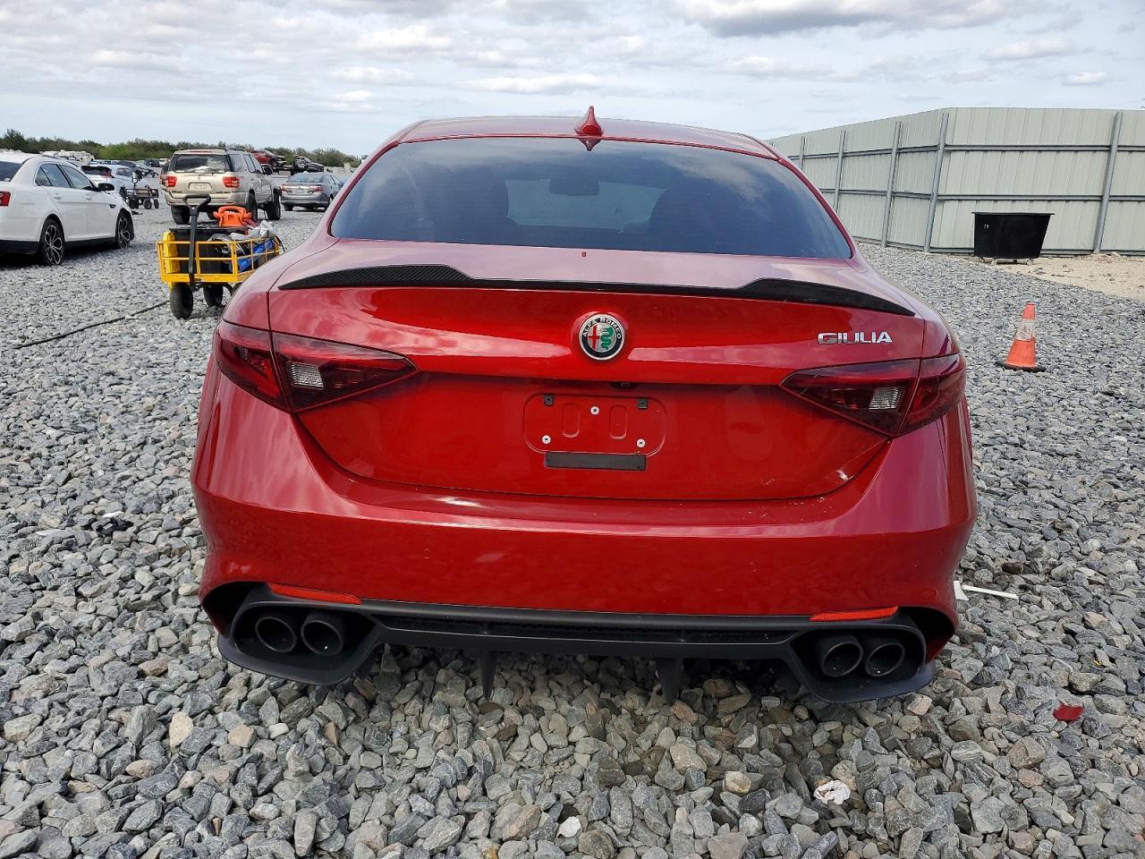 2018 Alfa Romeo Giulia Quadrifoglio - Image 6