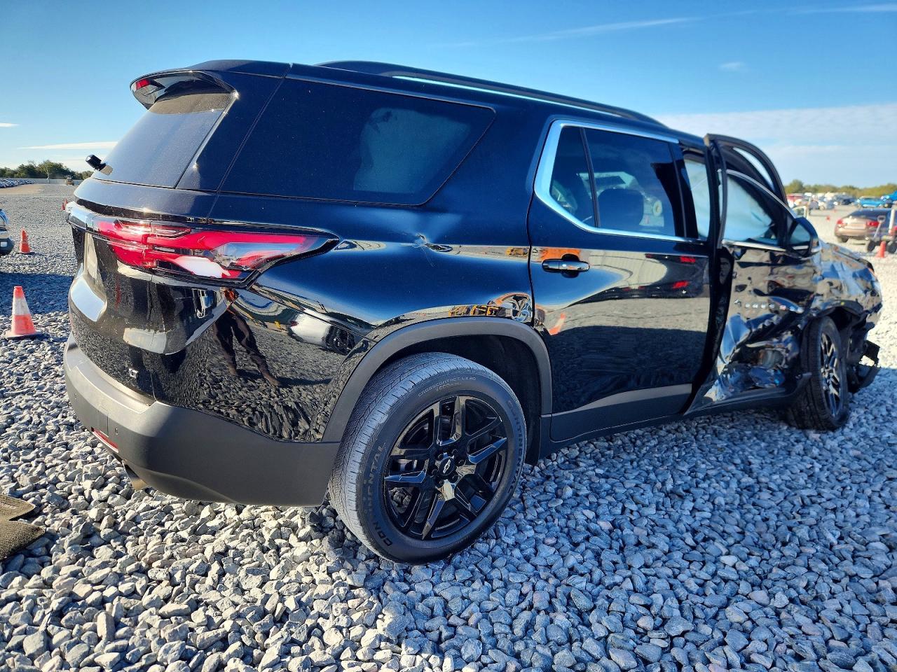 2022 Chevrolet Traverse Lt - Image 3