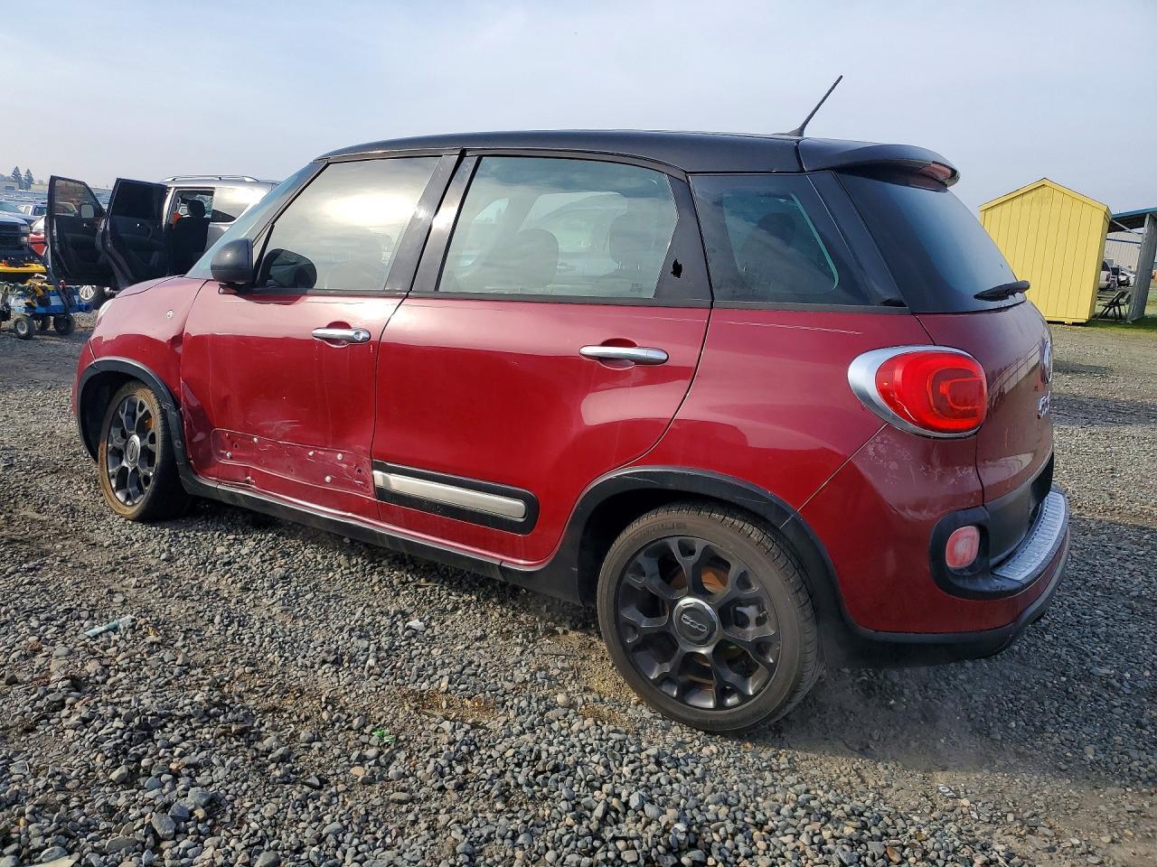 2015 Fiat 500L Trekking - Фото 2