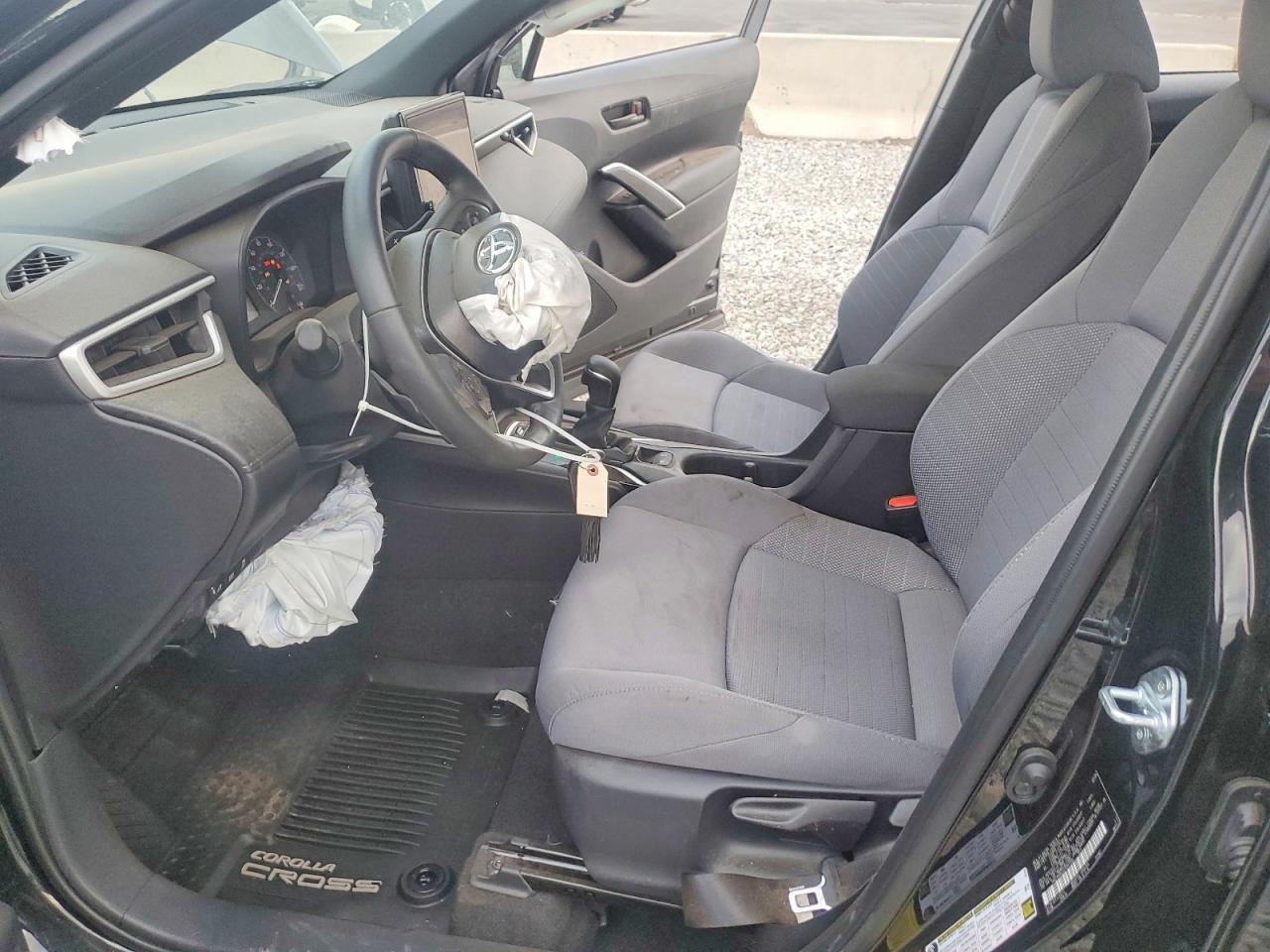 2025 Toyota Corolla Cross Se - Image 7