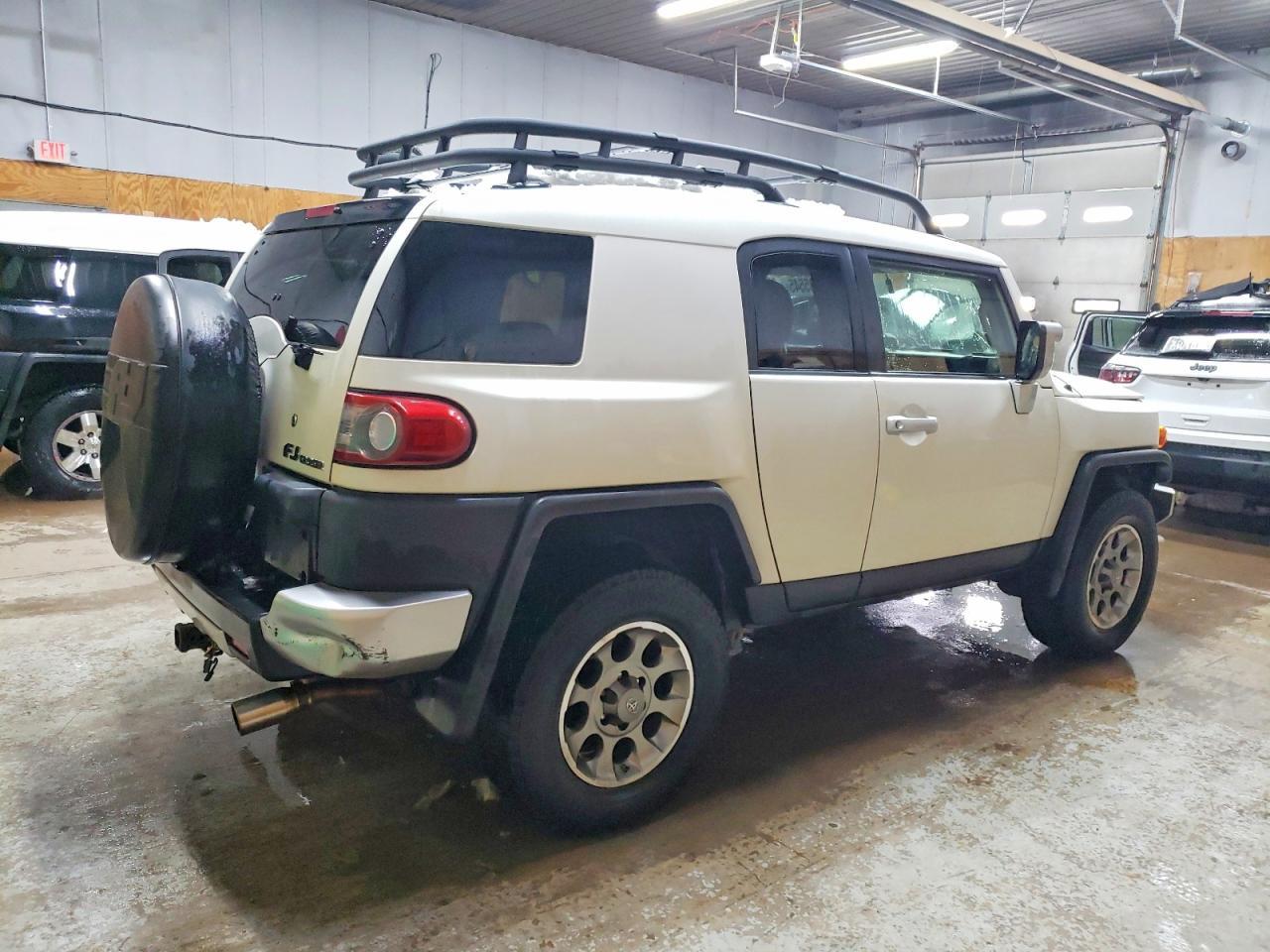 2013 Toyota Fj Cruiser Base - Фото 3
