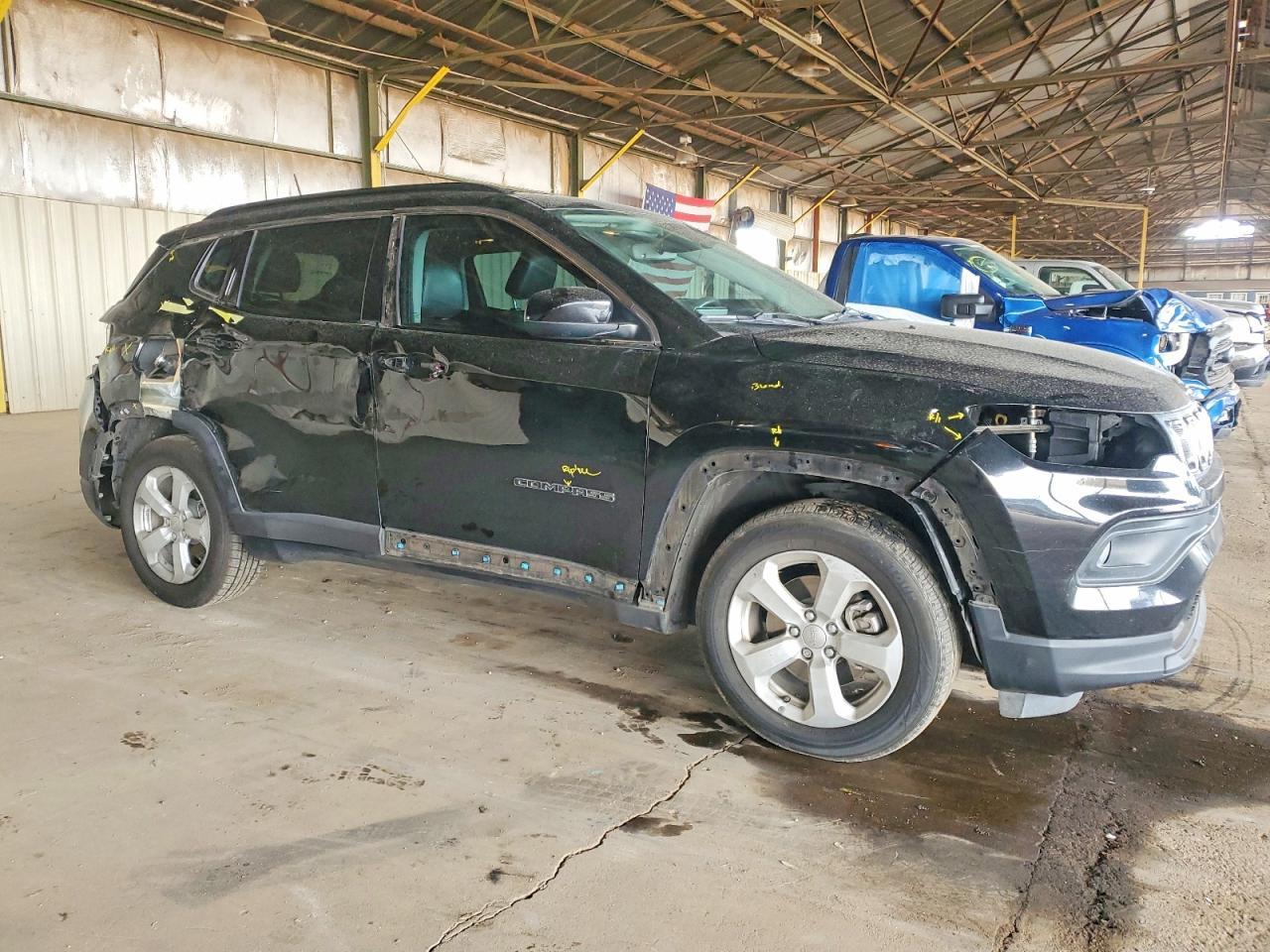 2022 Jeep Compass Latitude - Image 4