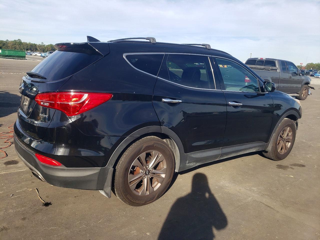 2015 Hyundai Santa Fe Sport 2.4L - Image 3