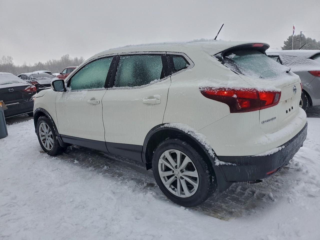 2018 Nissan Rogue Sport S - Фото 2