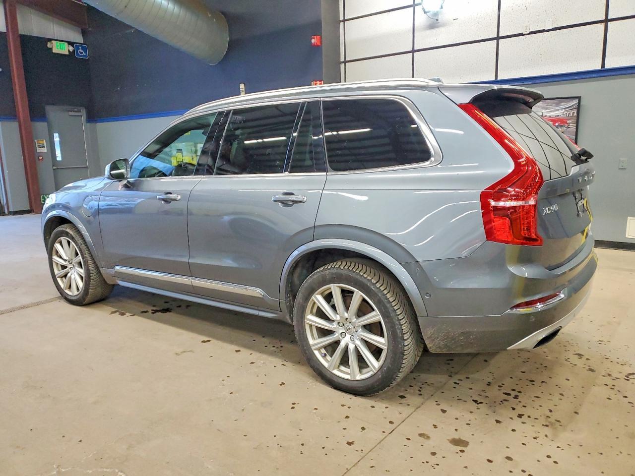 2016 Volvo Xc90 T8 - Image 2
