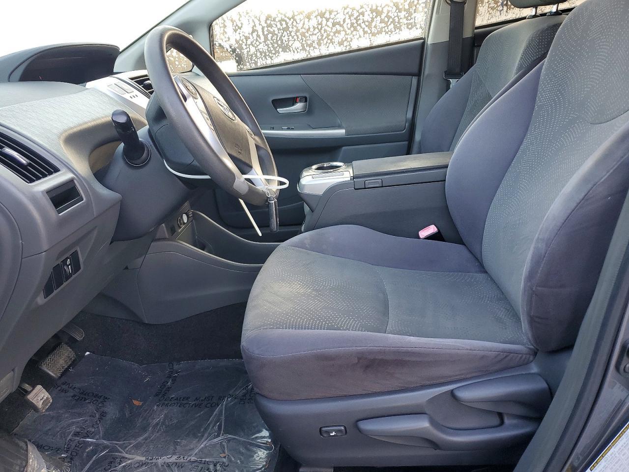 2013 Toyota Prius V - Фото 7