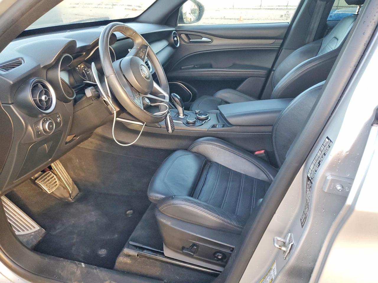 2018 Alfa Romeo Stelvio Ti Sport - Image 7