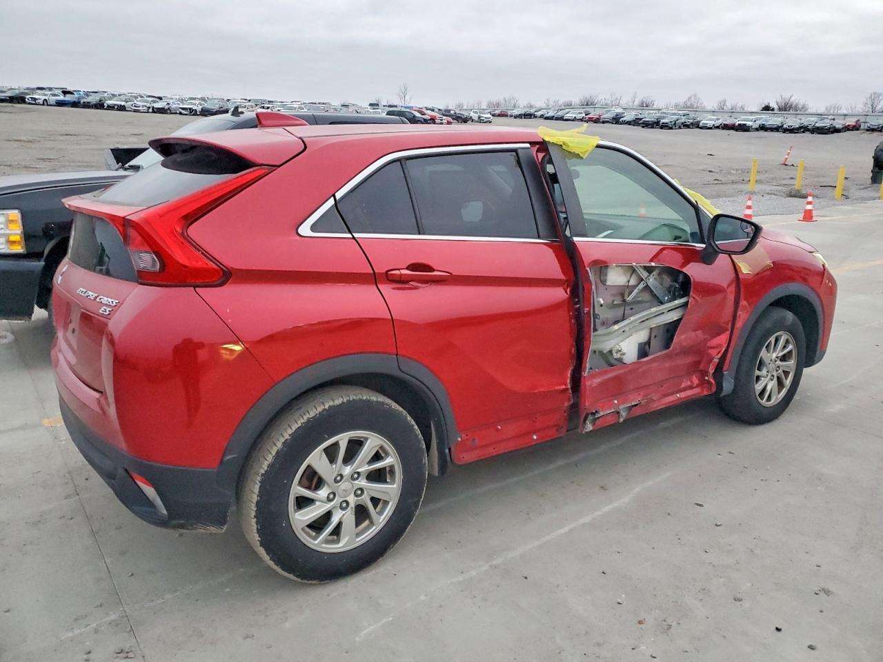 2018 Mitsubishi Eclipse Cross Es - Image 3
