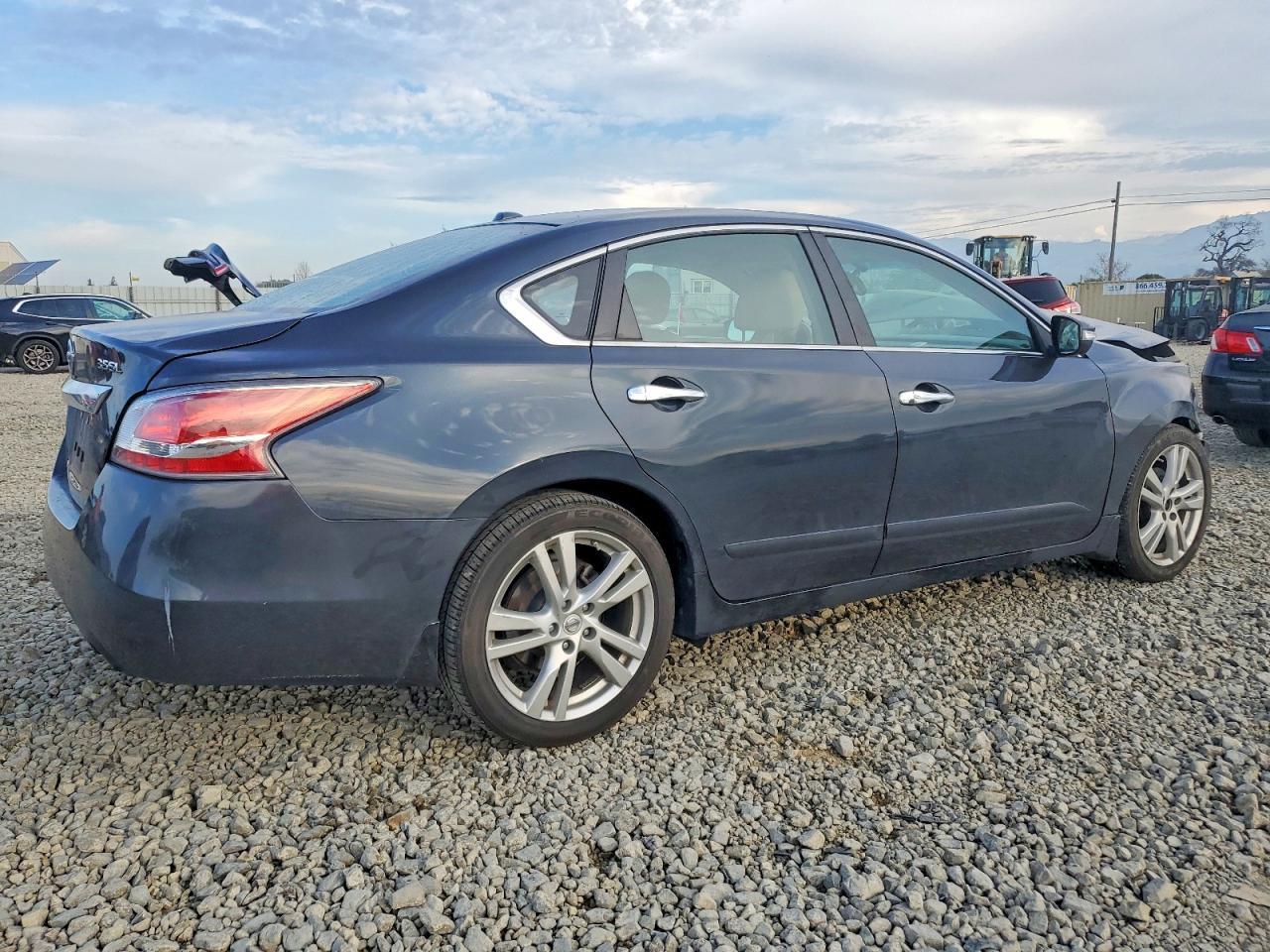 2015 Nissan Altima 3.5S - Фото 3