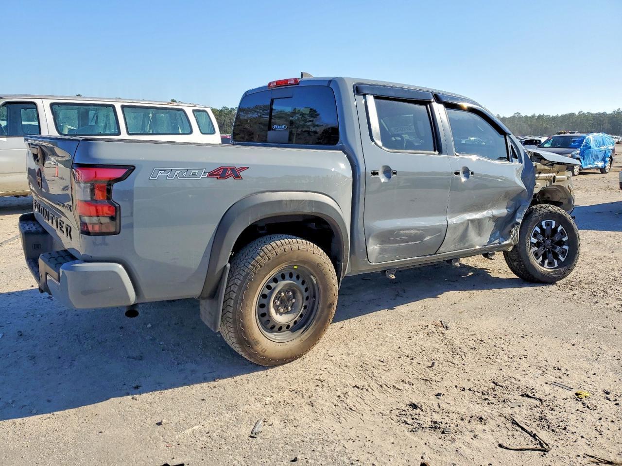 2023 Nissan Frontier S - Фото 3