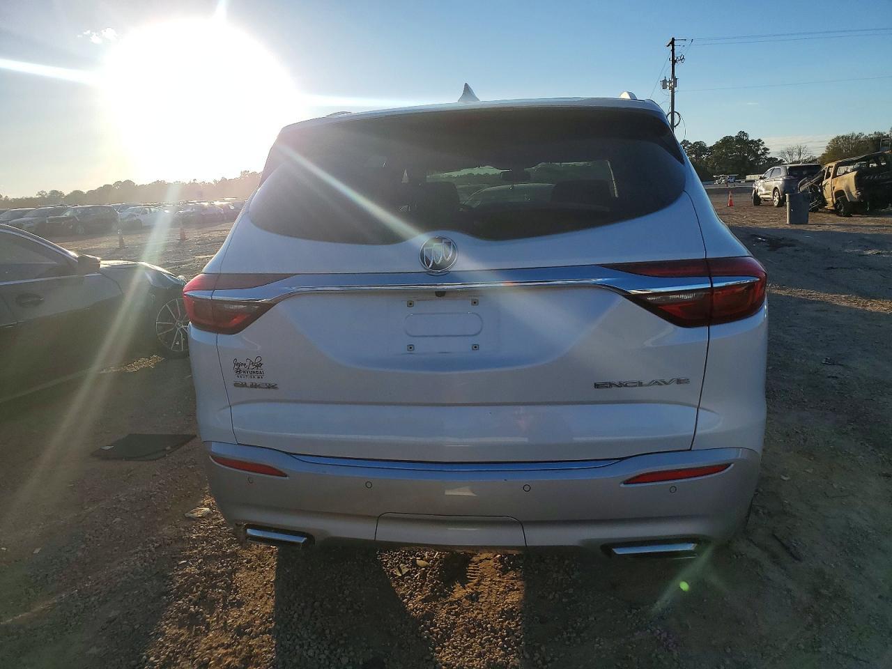 2018 Buick Enclave Essence - Image 6