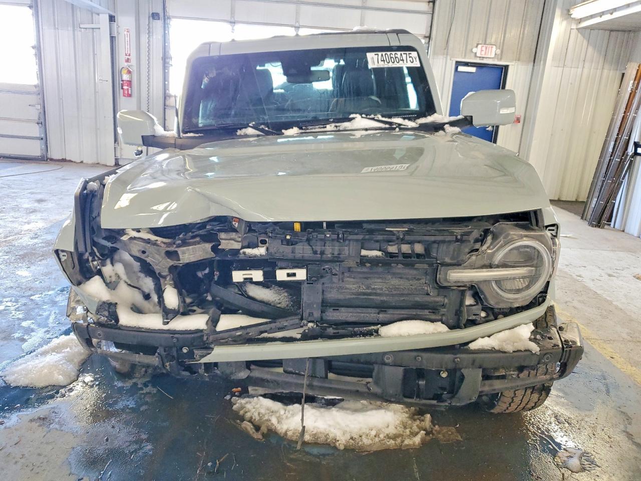 2022 Ford Bronco Base - Image 5