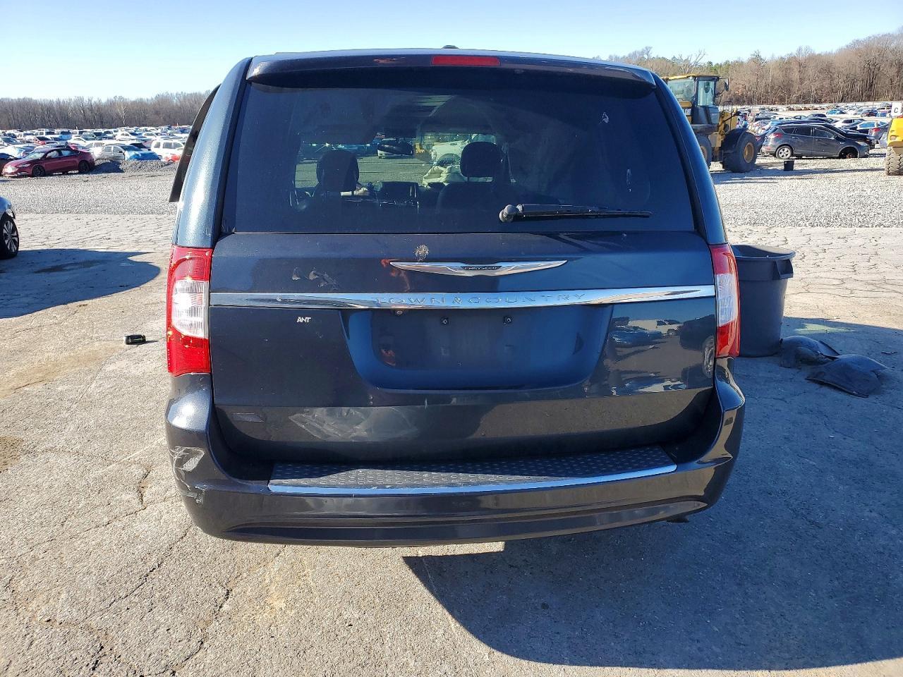 2014 Chrysler Town & Country Touring - Фото 6