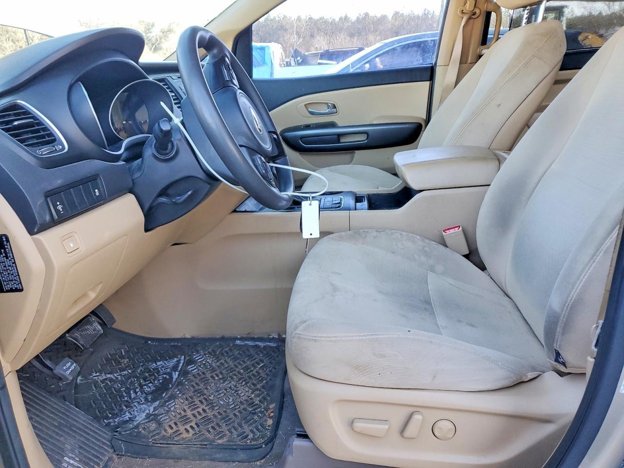 2015 Kia Sedona Lx - Image 7