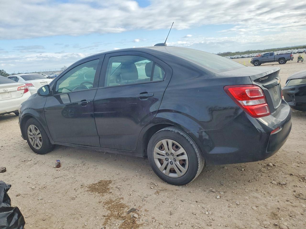2020 Chevrolet Sonic Ls - Фото 2