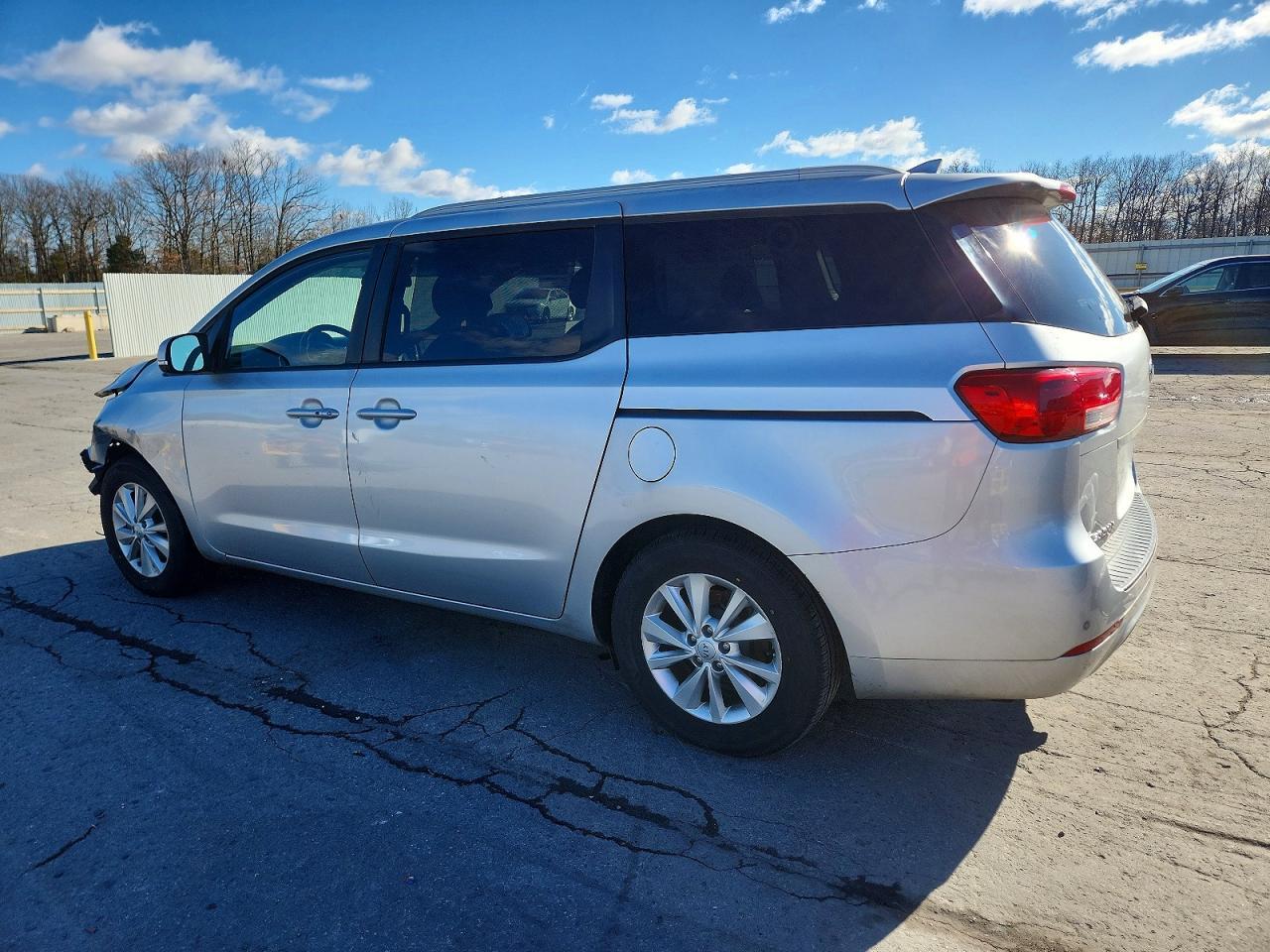 2017 Kia Sedona Lx - Image 2