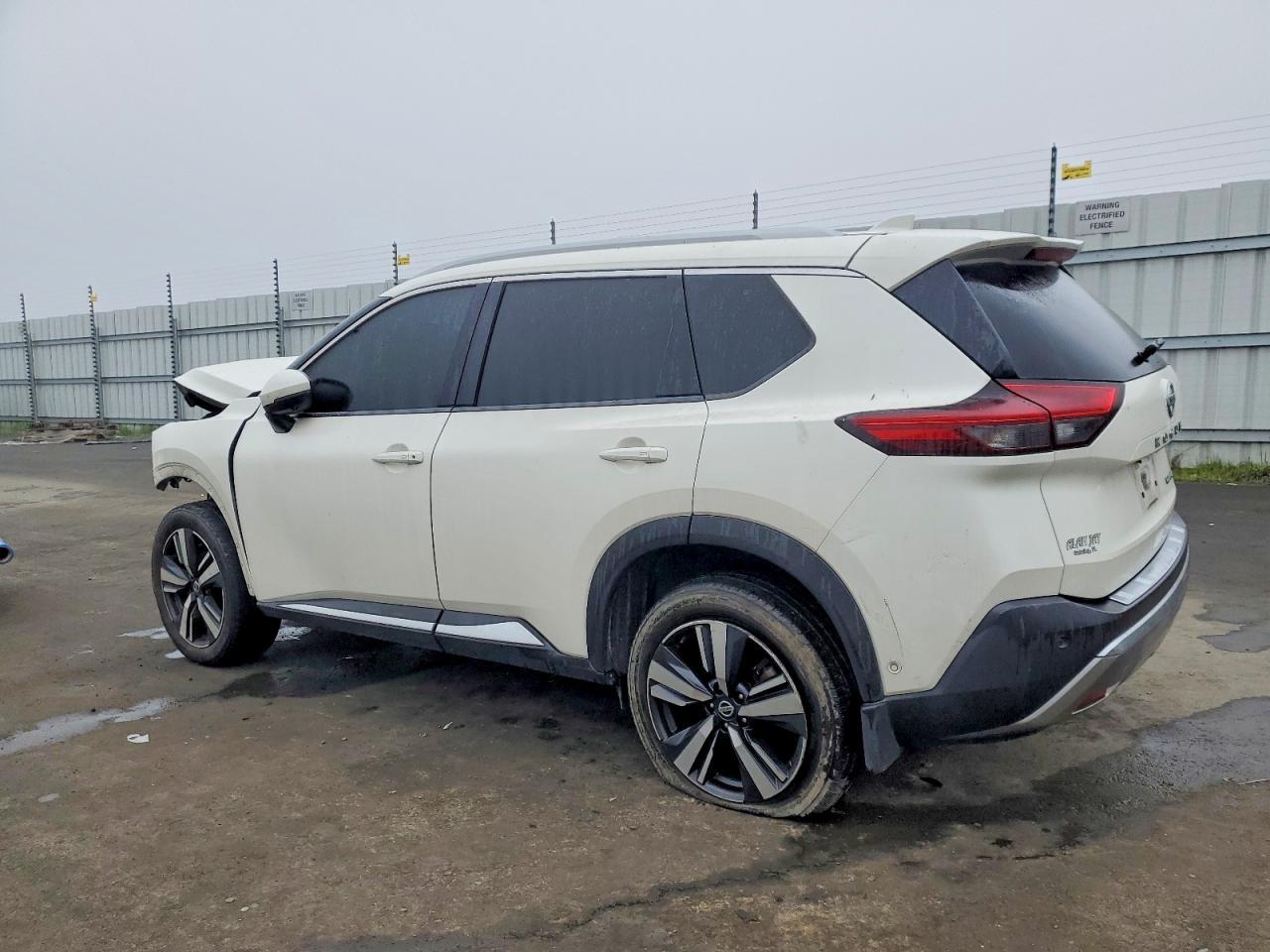 2021 Nissan Rogue Platinum - Фото 2