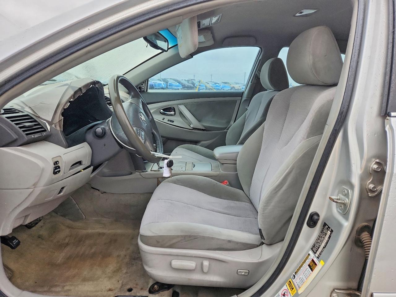 2010 Toyota Camry Le - Фото 7