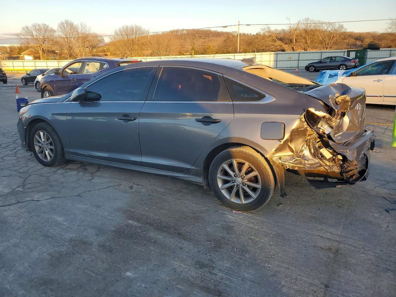 2018 Hyundai Sonata Se - Фото 2