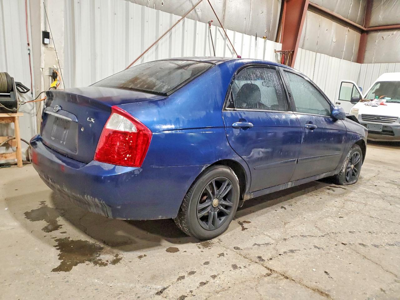 2004 Kia Spectra Lx - Image 3