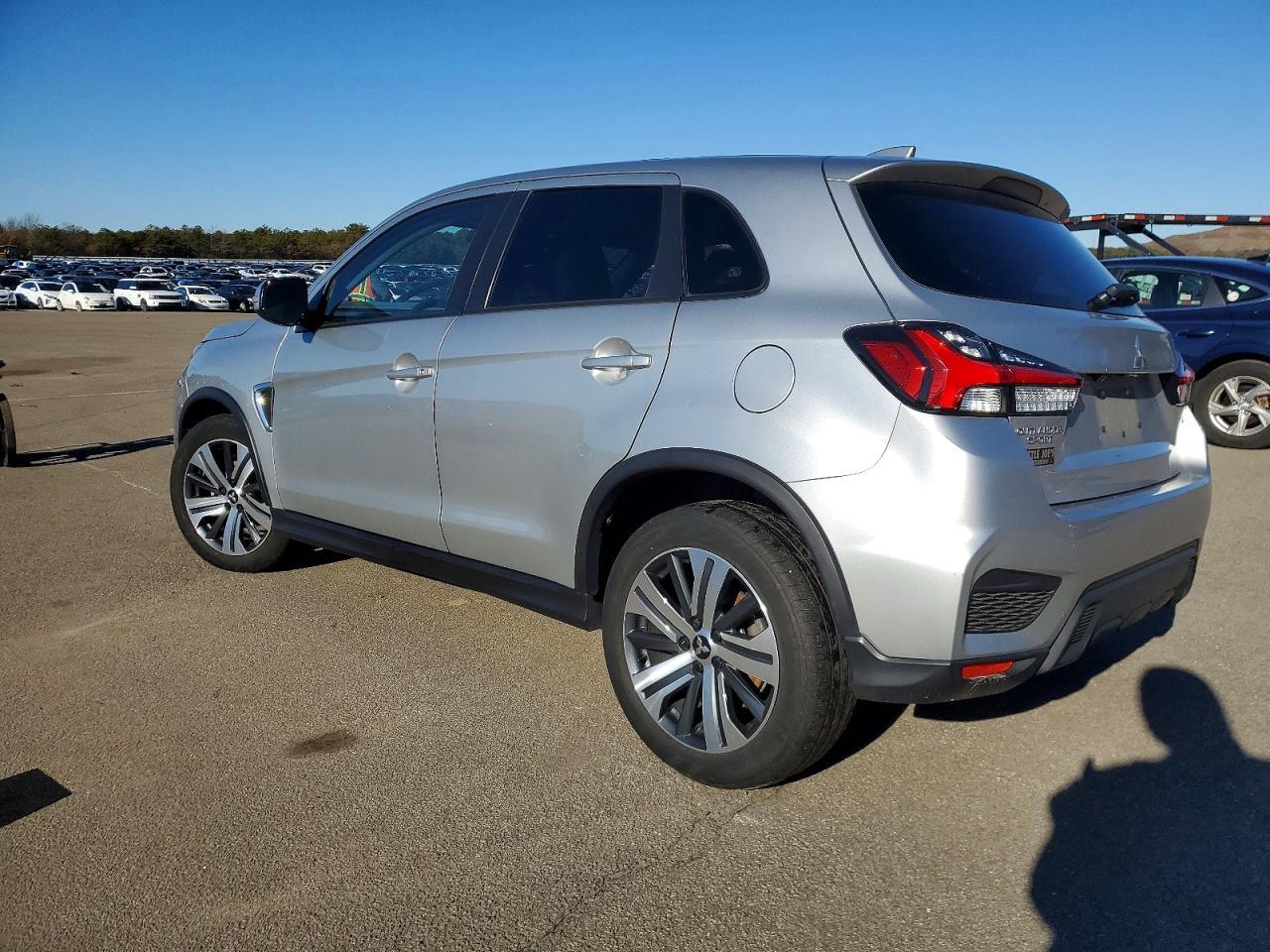 2022 Mitsubishi Outlander Sport Se - Фото 2