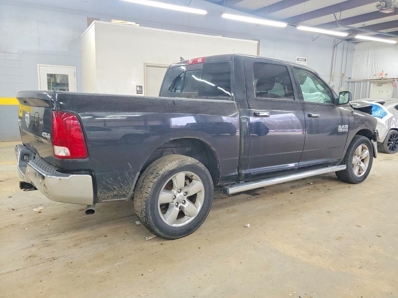 2017 Ram 1500 Slt - Image 3