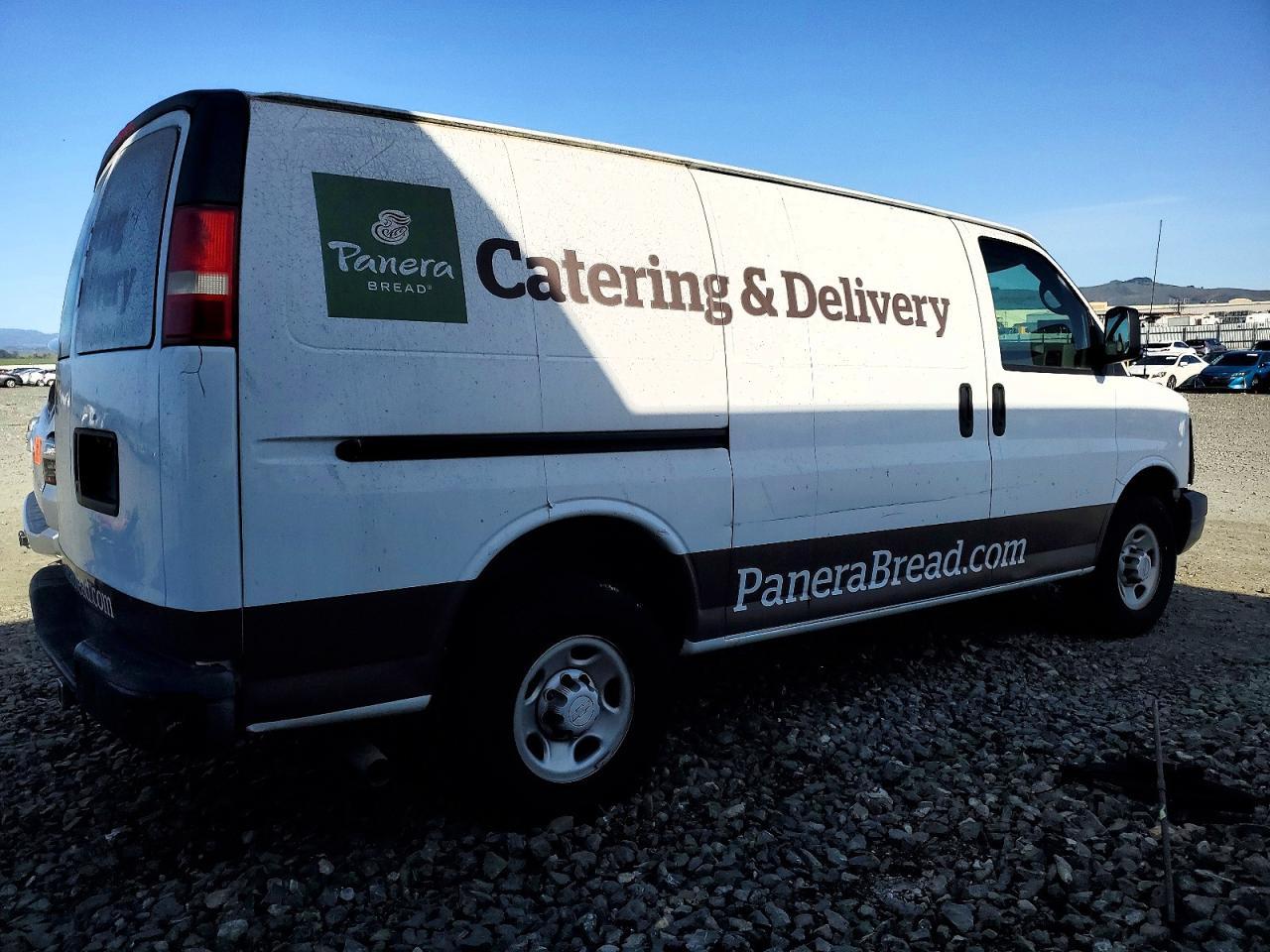2005 Chevrolet Express 2500 - Фото 3