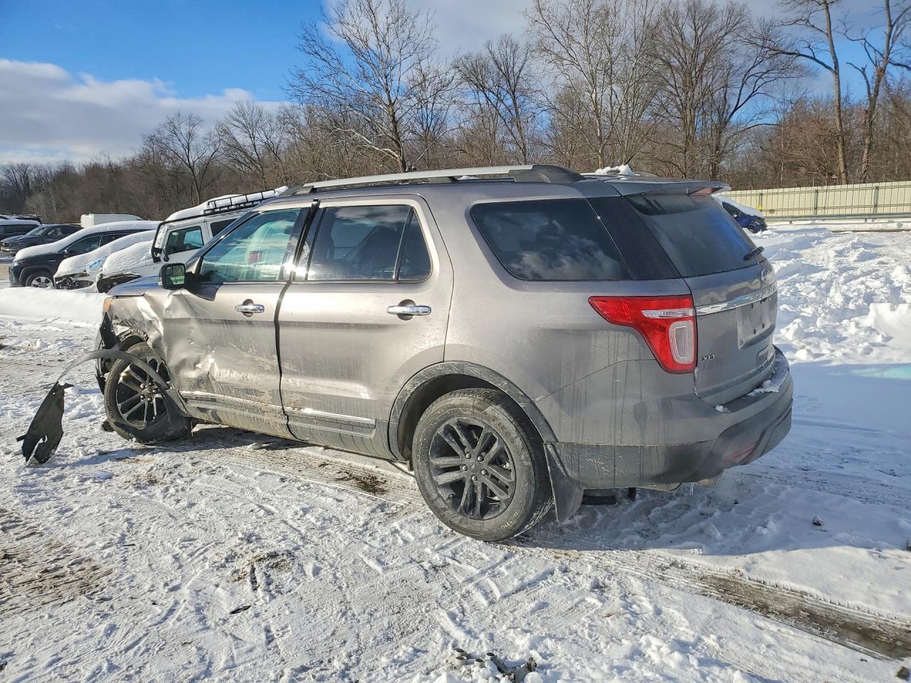 2012 Ford Explorer Xlt - Фото 2