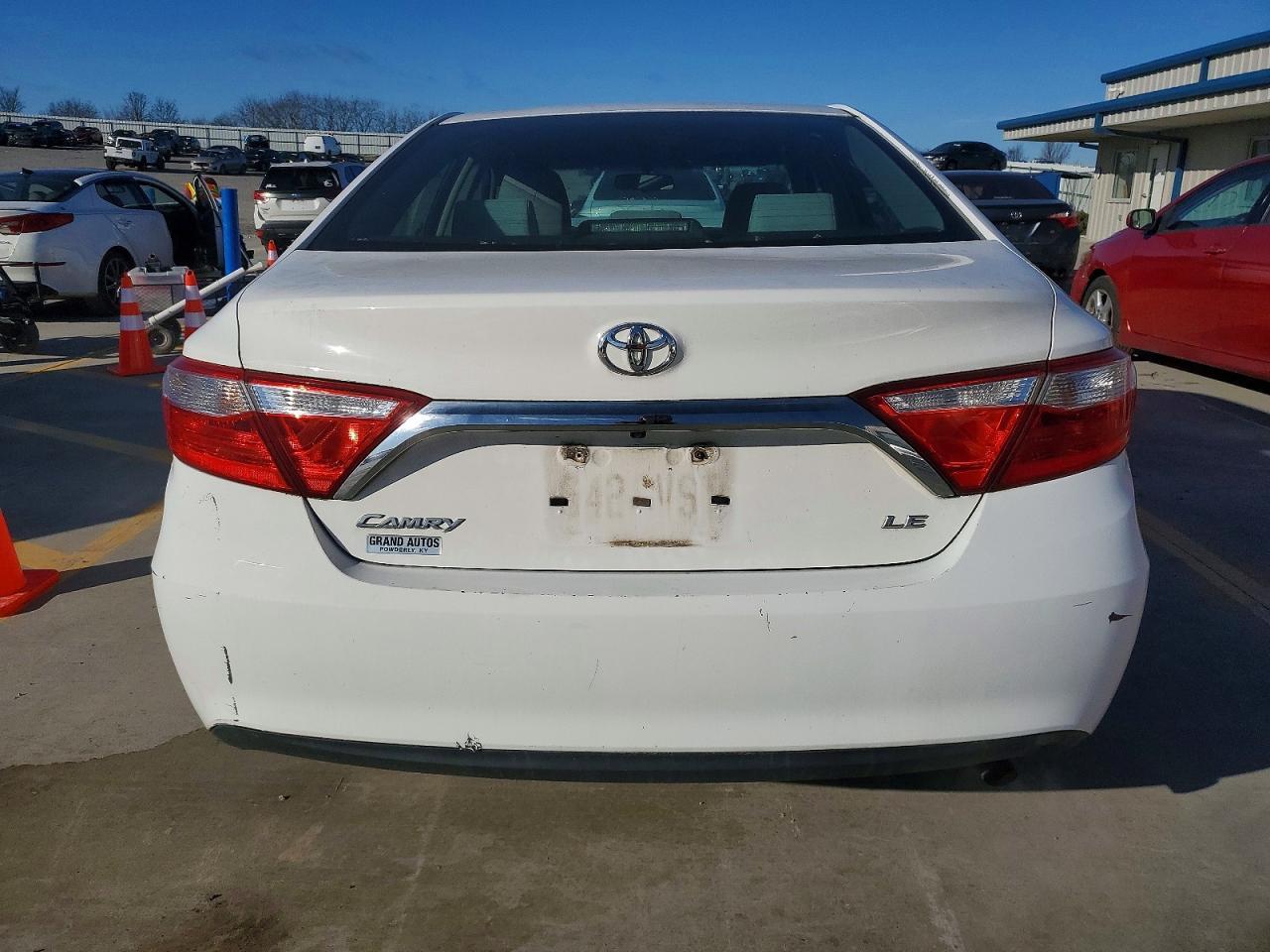 2015 Toyota Camry Le - Image 6
