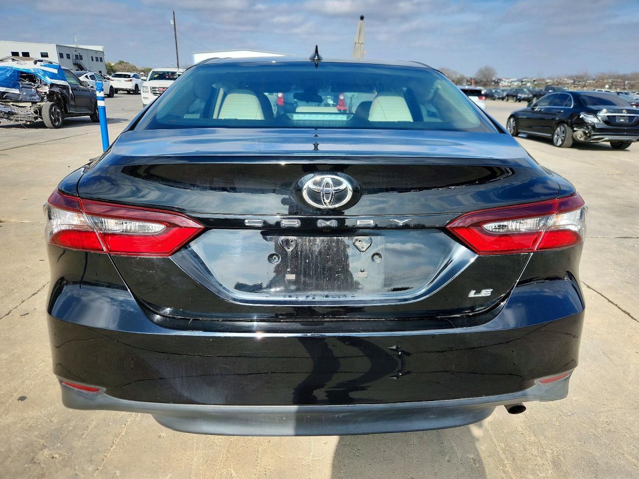 2023 Toyota Camry Le - Фото 6