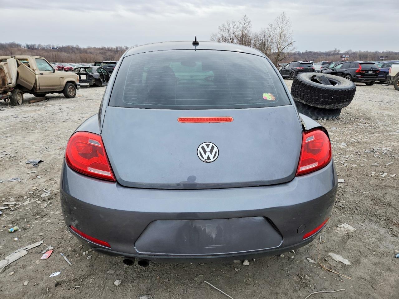 2012 Volkswagen Beetle - Image 6