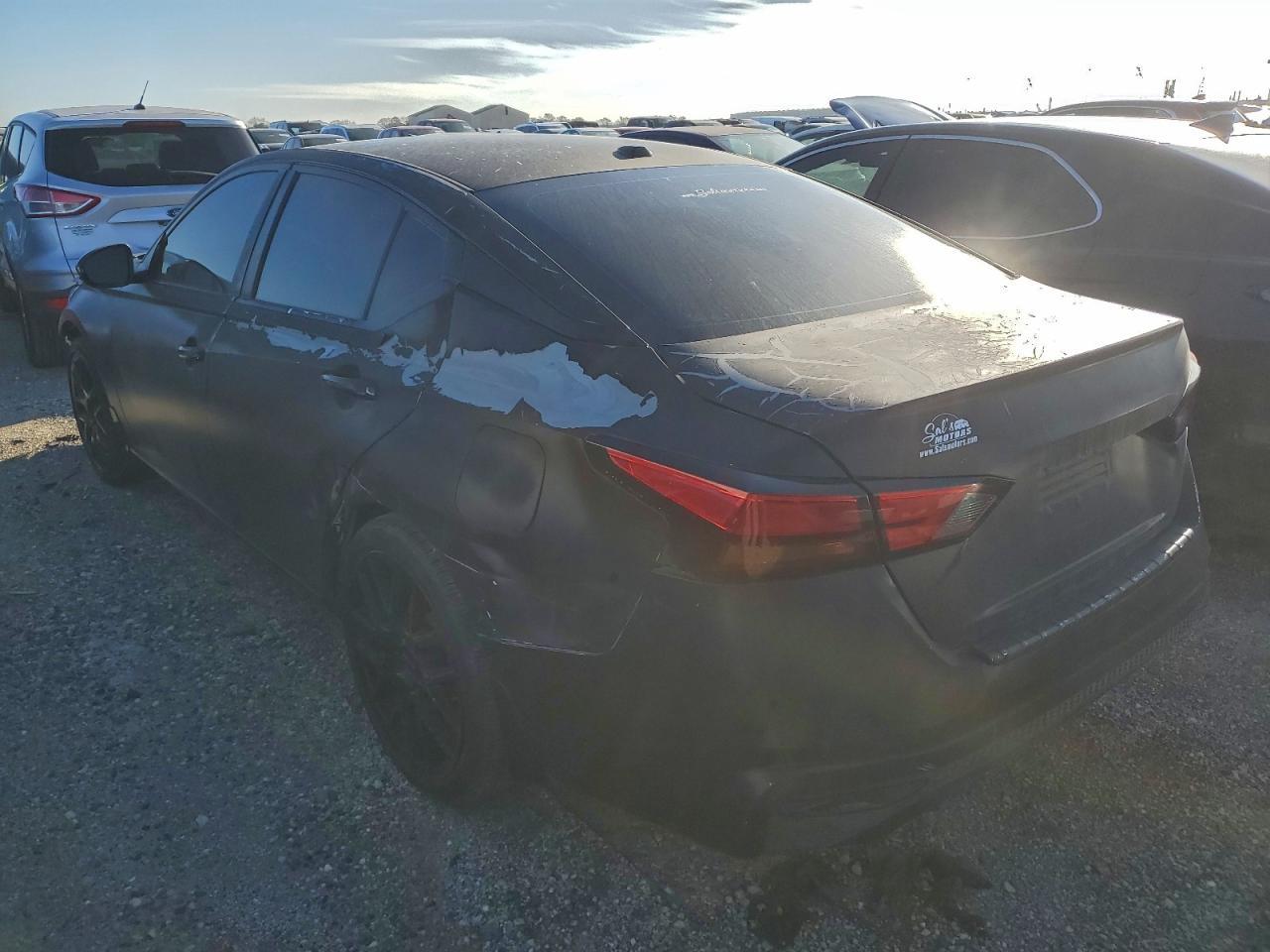 2019 Nissan Altima Sr - Image 2