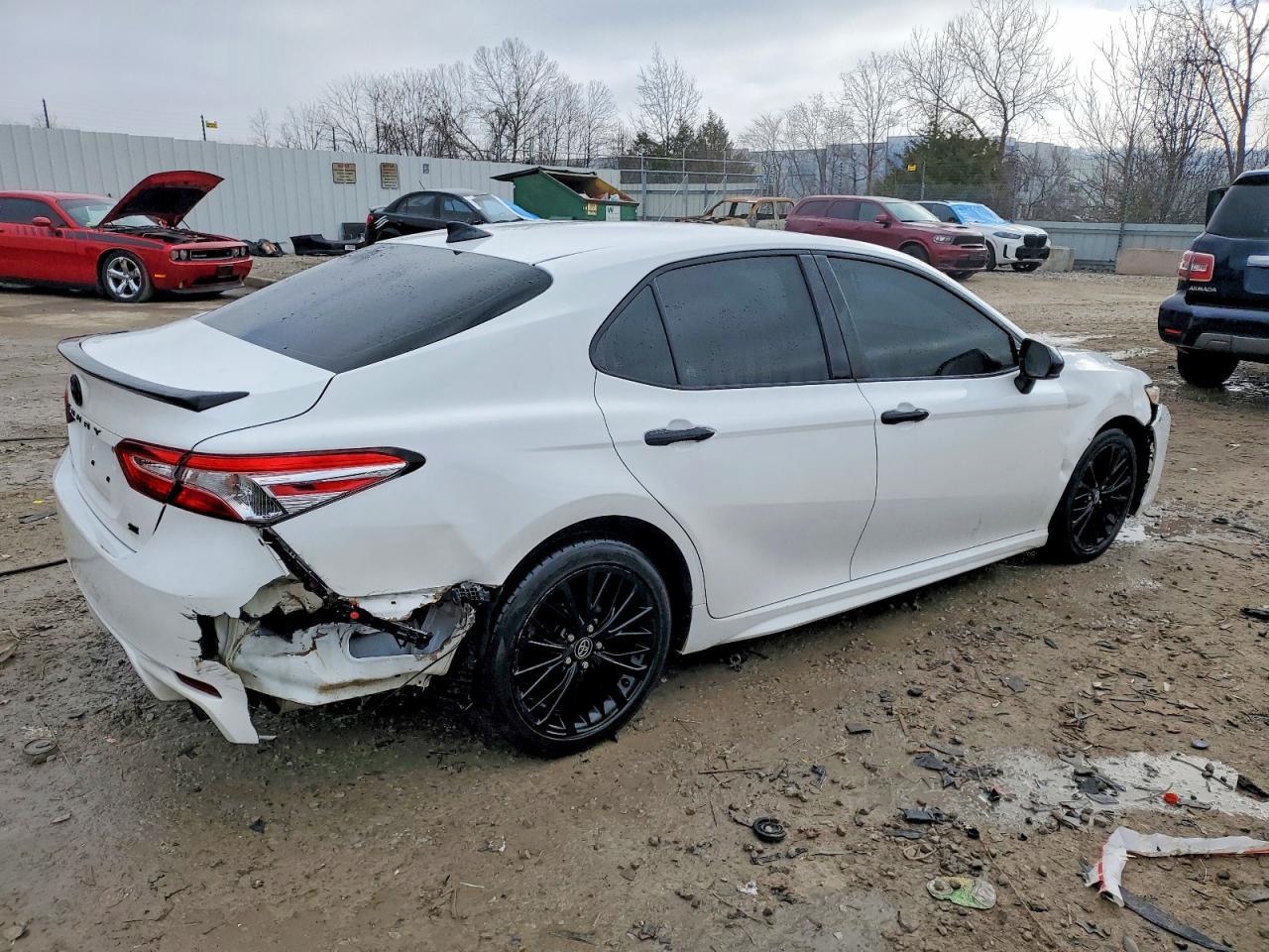 2020 Toyota Camry Se - Image 3