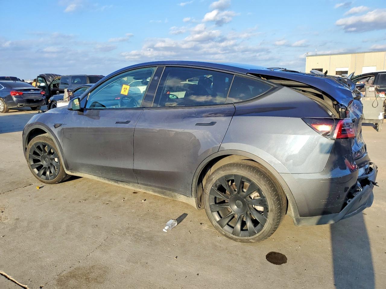 2023 Tesla Model Y - Image 2